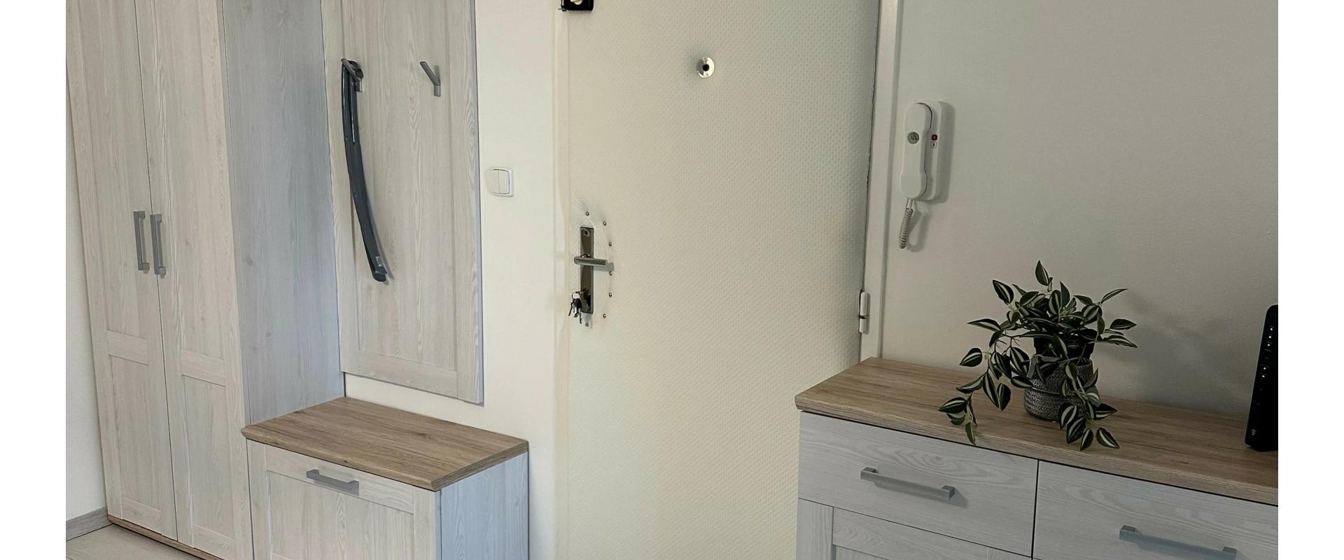 Na prenájom luxusný krásny 2-izbový byt, Viničky