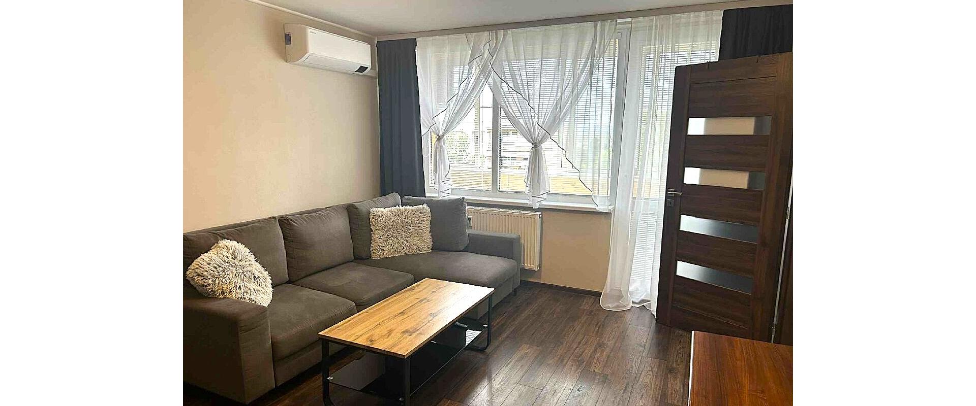 Kompletne zrekonštruovaný čiastočne zariadený 3-izbový byt