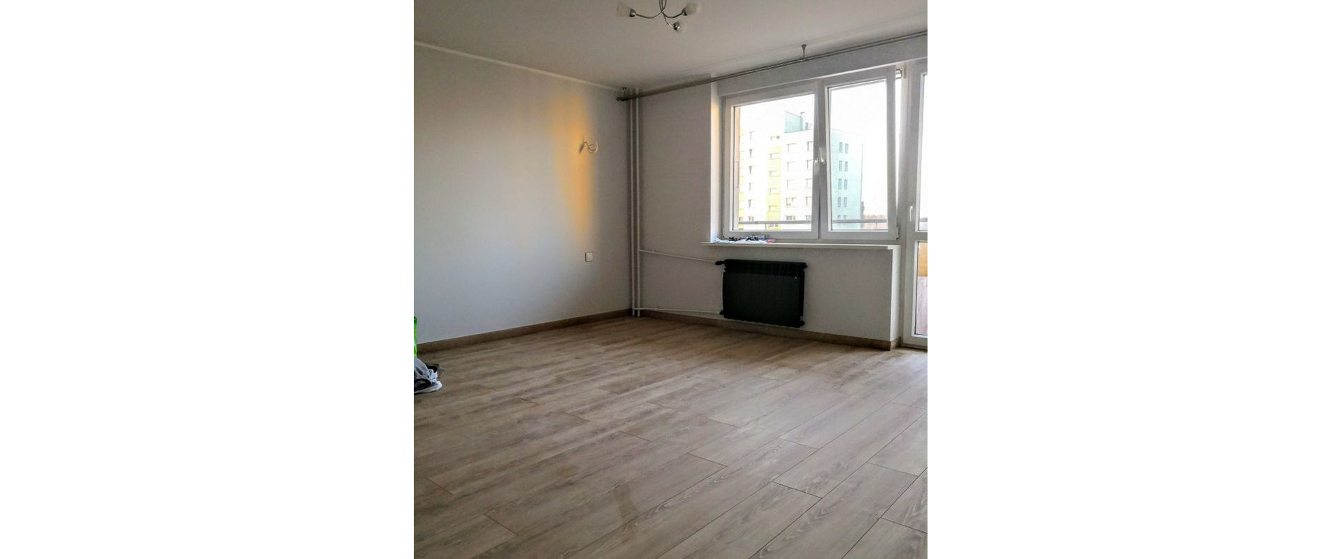 Na predaj svetlý 3-izbový byt v tichej a vyhľadávanej lokalite na začiatku Petržalky