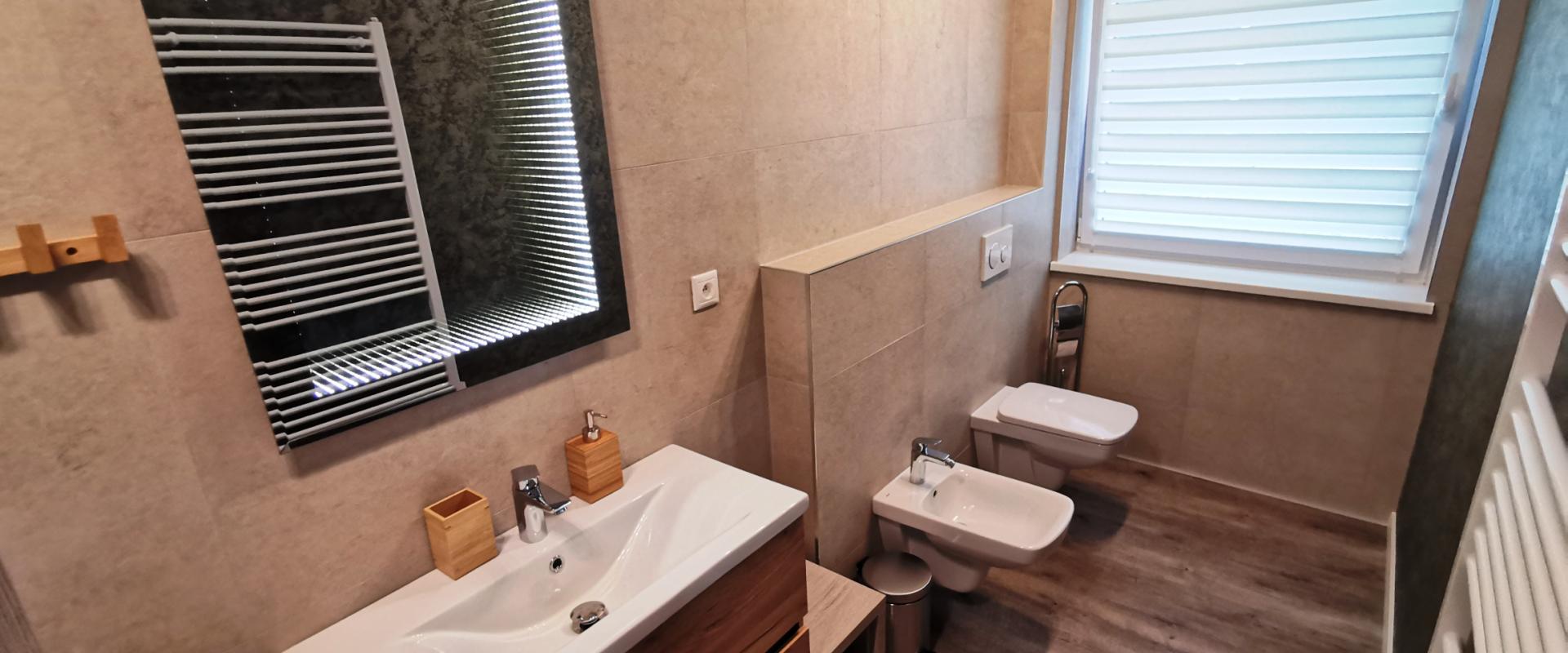 POSLEDNÝ VOĽNÝ DOM - Rodinný dom na prenájom v Porube