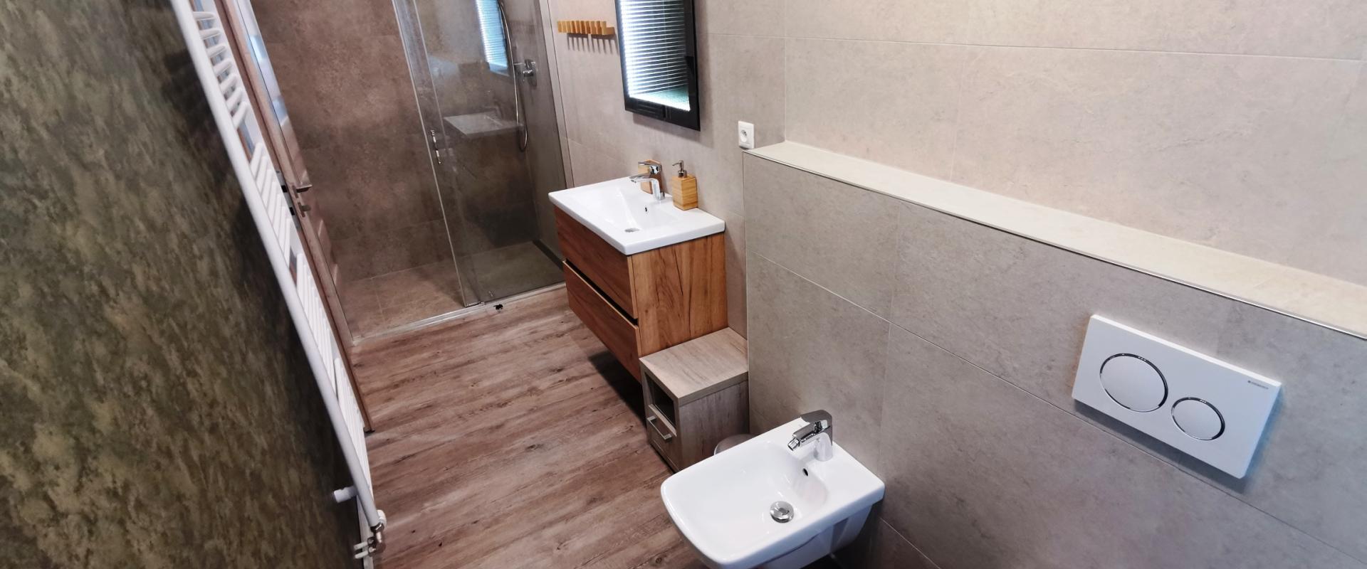 POSLEDNÝ VOĽNÝ DOM - Rodinný dom na prenájom v Porube