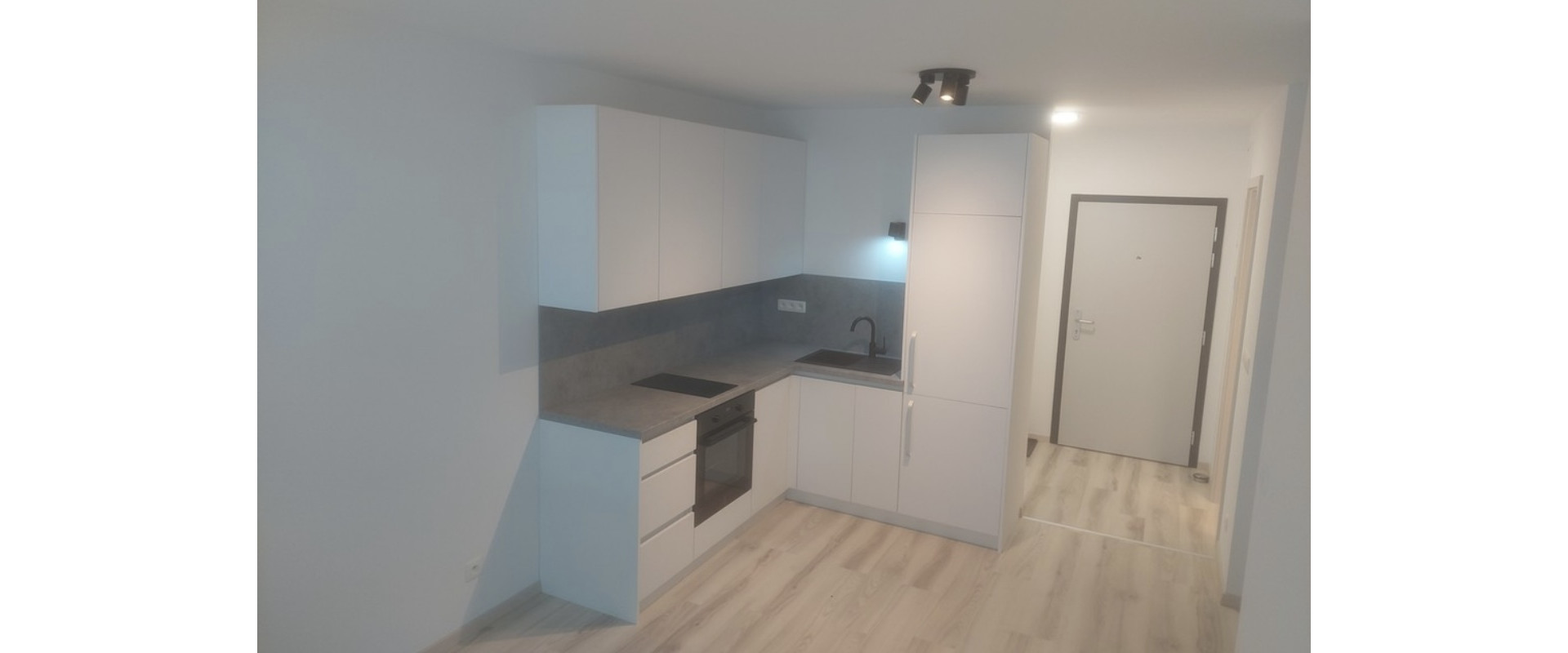 Moderný 1,5-izbový byt s loggiou a garážovým státím – Trnava, Arboria