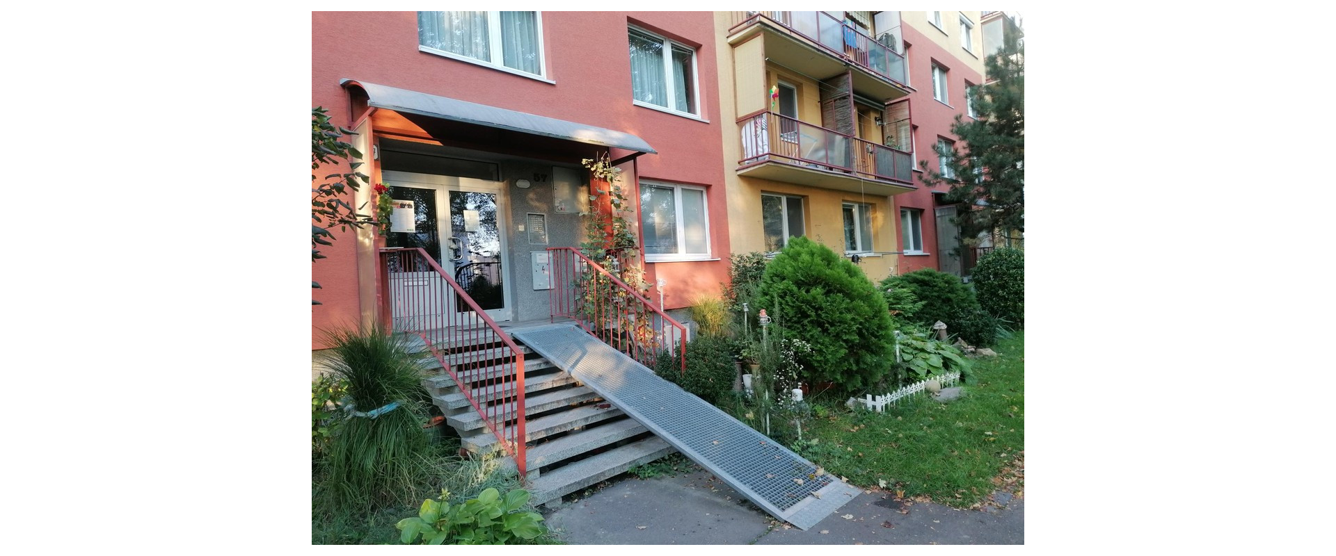 INVESTIČNÁ PRÍLEŽITOSŤ: Ponúkame na predaj priestranný 2-izbový byt - Petržalka - Dvory