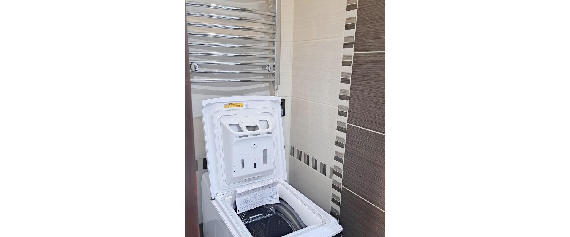 Prenájom: Priestranný 2-izbový Byt (prerobený na 3 izby) s Balkónom na Okružnej