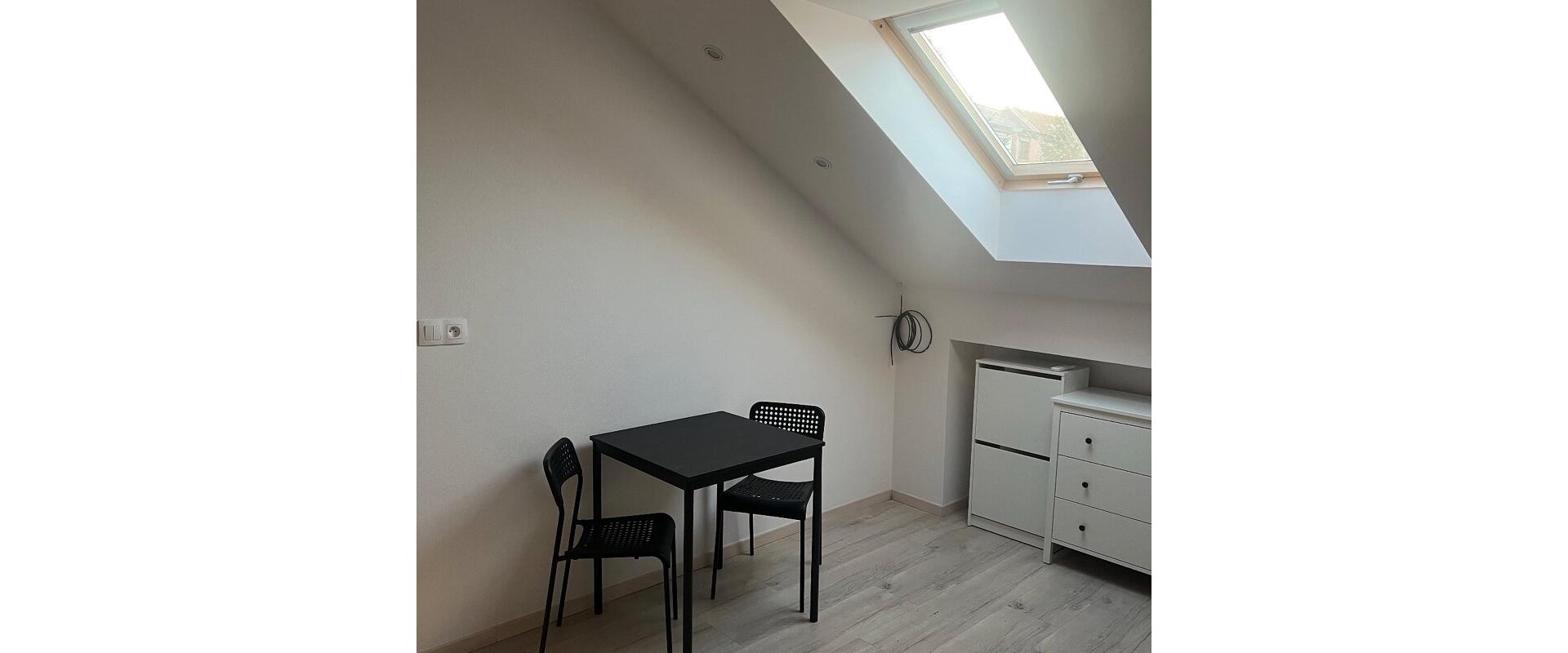 Prenájom 1-izbového bytu s klímou a parkovaním Hlohovec