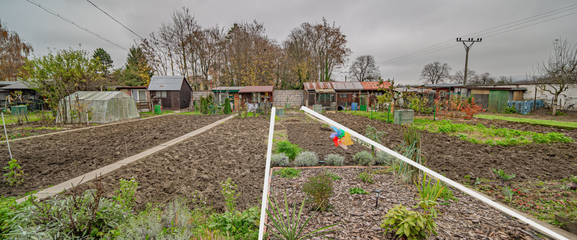 SKVELÁ PRÍLEŽITOSŤ! Na predaj krásny 3i byt so záhradkou.