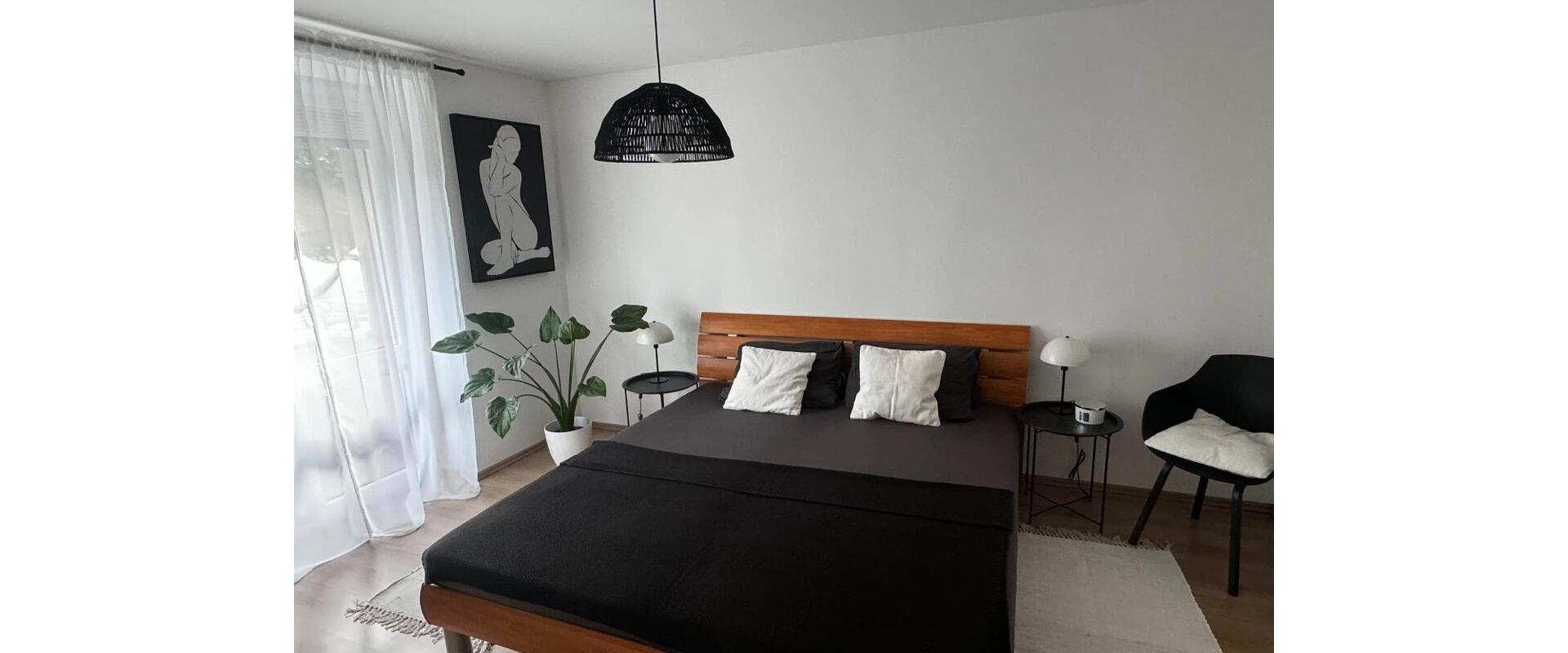 Na prenájom 2-izbovy krásny byt s rezidenčným parkovaním