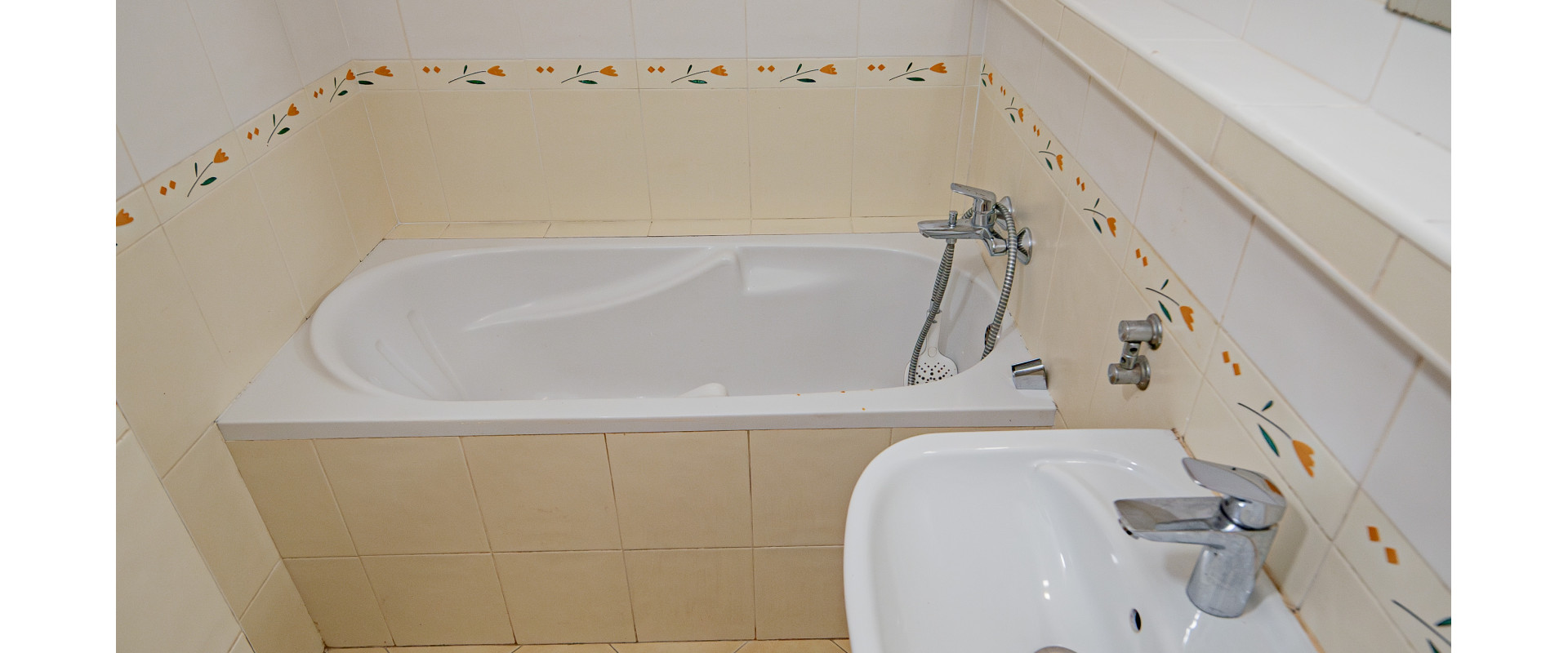 Na predaj 2 izbový byt v  skvelej lokalite =Trenčianske Teplice