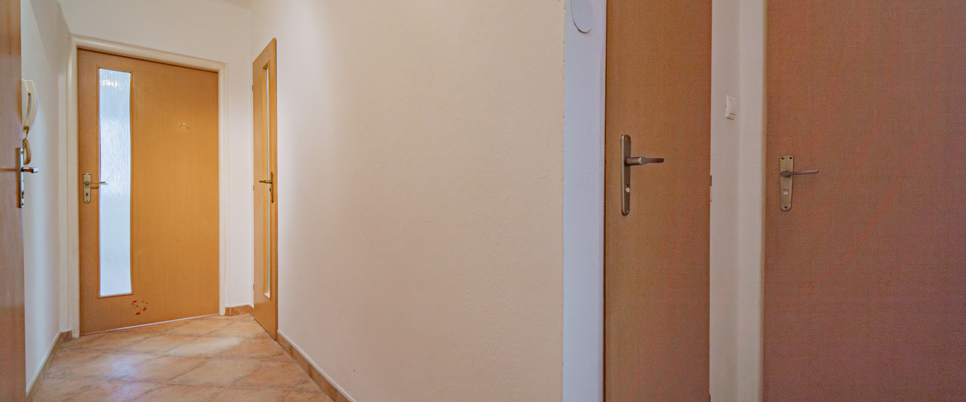 Na predaj 2 izbový byt v  skvelej lokalite =Trenčianske Teplice