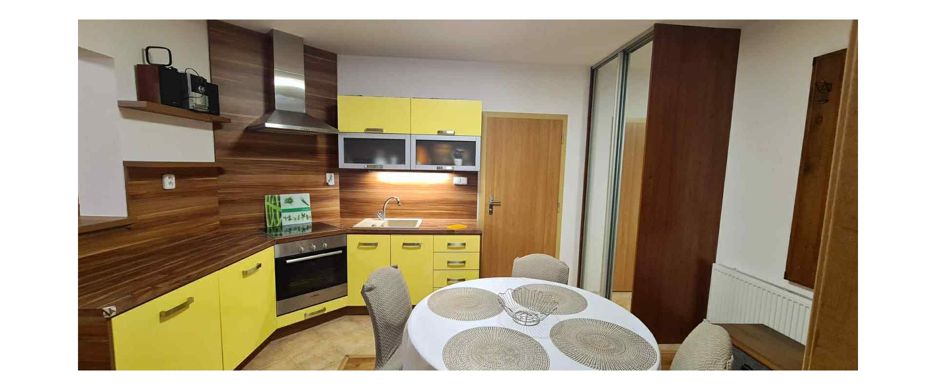 APARTMÁN V TATRÁCH, 67M2, TERASA, VEĽKÝ SLAVKOV