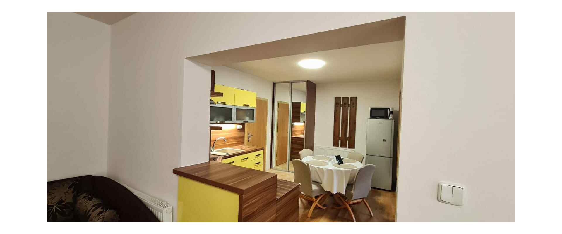 APARTMÁN V TATRÁCH, 67M2, TERASA, VEĽKÝ SLAVKOV