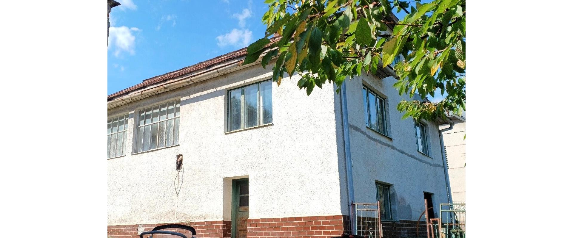 Na predaj rodinný dom s pozemkom – 2358 m² v obci Korunková, okres Stropkov.