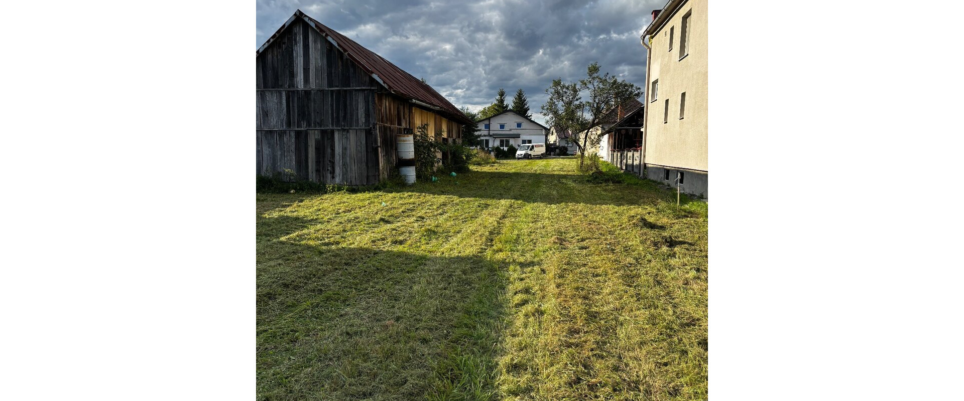 Na predaj stavebný pozemok s výmerou - 2 300 m² v tichej lokalite obce Tisinec.