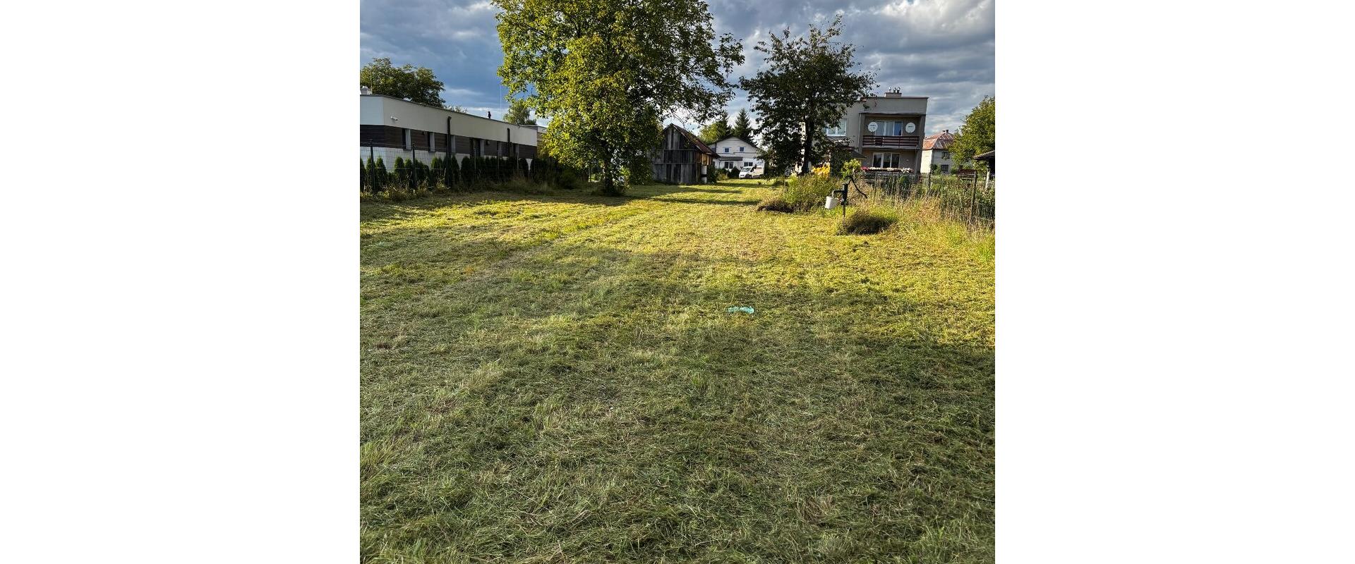 Na predaj stavebný pozemok s výmerou - 2 300 m² v tichej lokalite obce Tisinec.