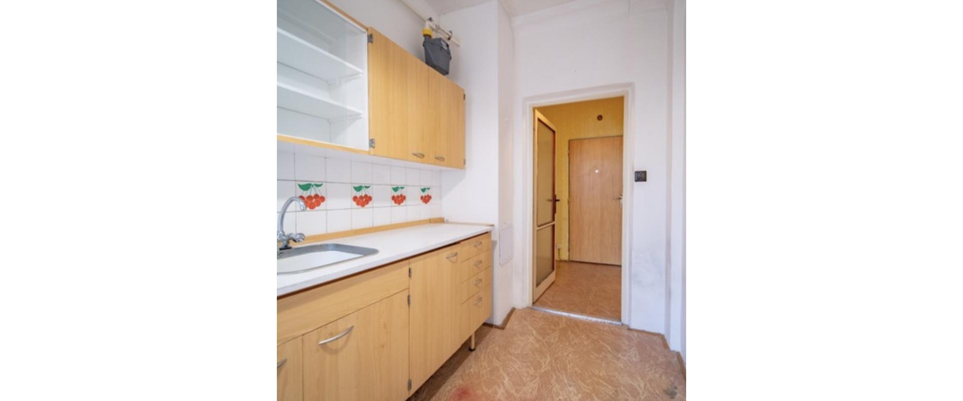 PREDAJ 3i byt s veľkým potenciálom + balkón + pivnica - Ružinov