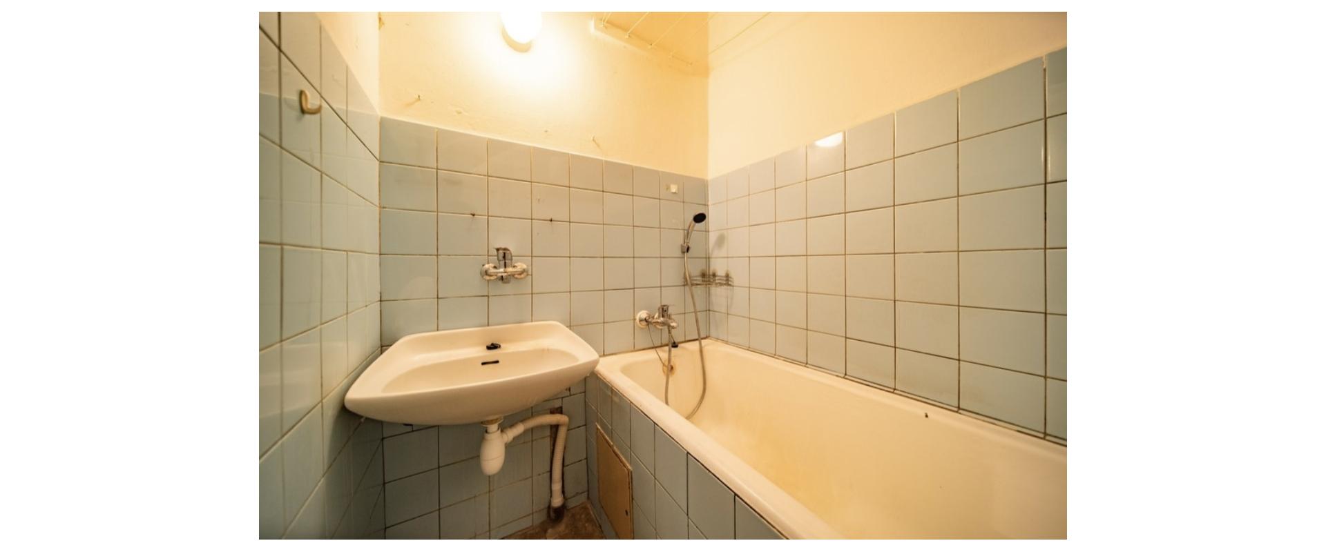 PREDAJ 3i byt s veľkým potenciálom + balkón + pivnica - Ružinov