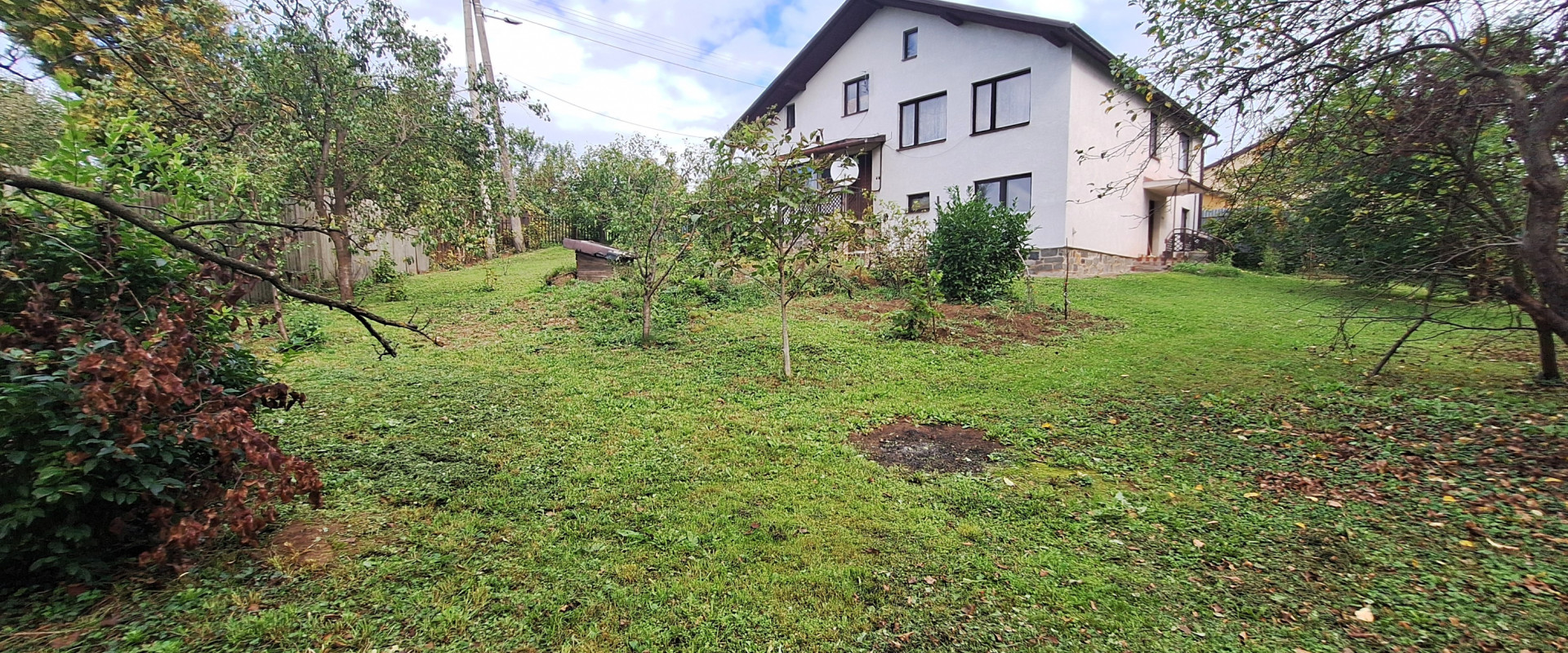 Na predaj rodinný dom na pozemku o rozlohe - 799 m² pri mestskom parku a zámku v Humennom.