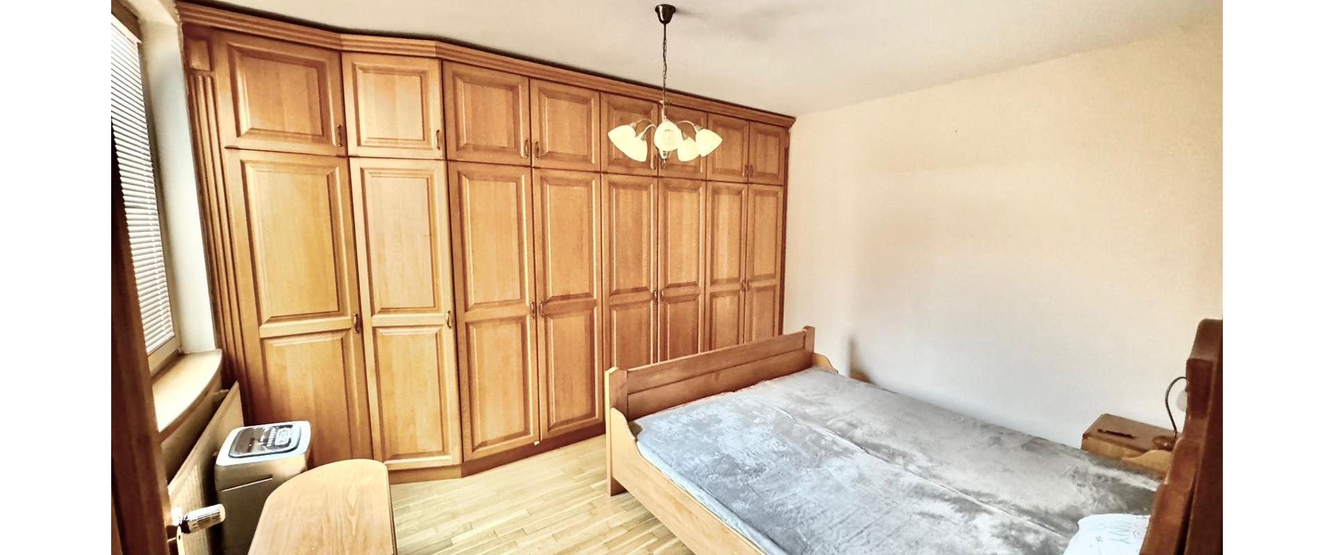 Predaj: Zrekonštruovaný 3-izbový Byt s Balkónom v Pokojnej Časti Humenného!