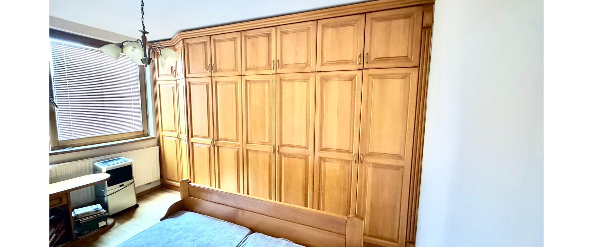 Predaj: Zrekonštruovaný 3-izbový Byt s Balkónom v Pokojnej Časti Humenného!