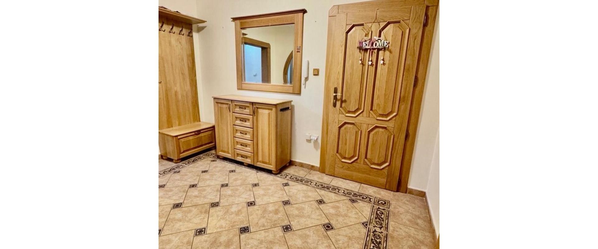 Predaj: Zrekonštruovaný 3-izbový Byt s Balkónom v Pokojnej Časti Humenného!