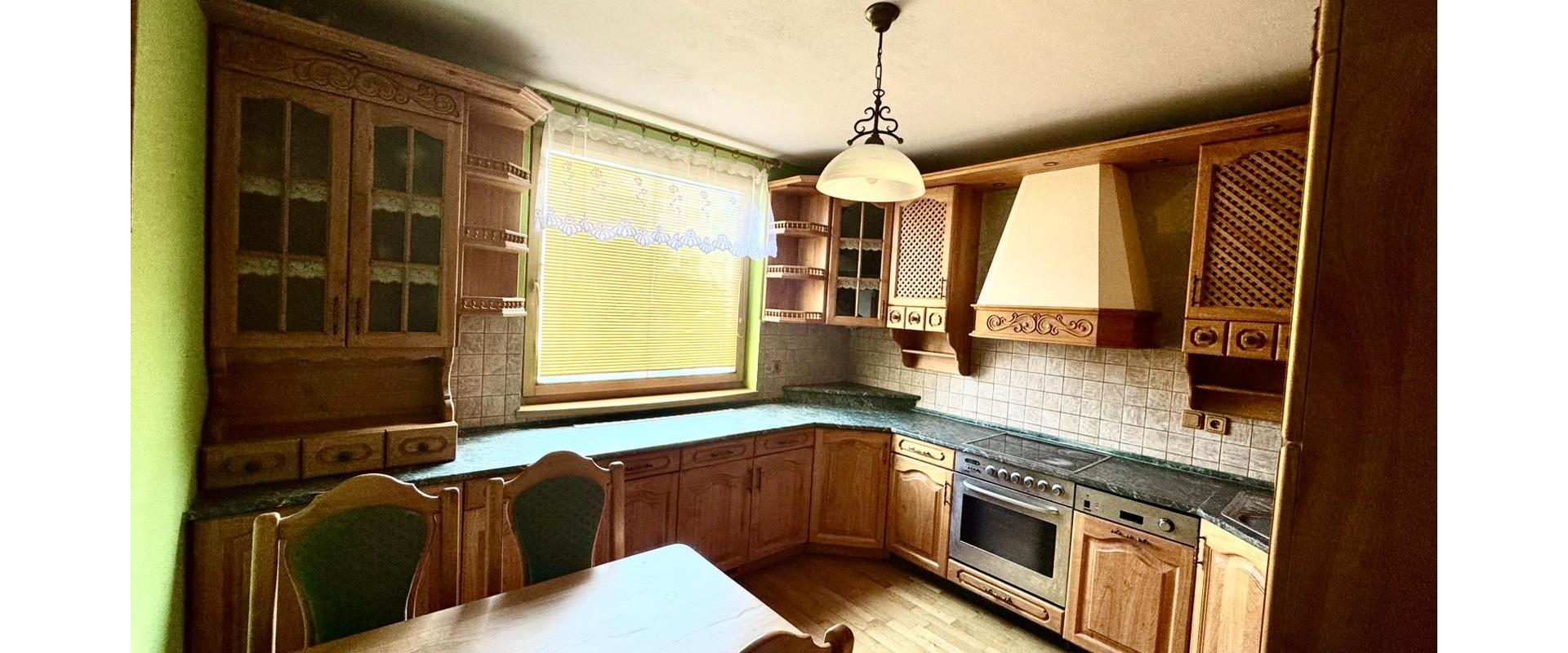 Predaj: Zrekonštruovaný 3-izbový Byt s Balkónom v Pokojnej Časti Humenného!