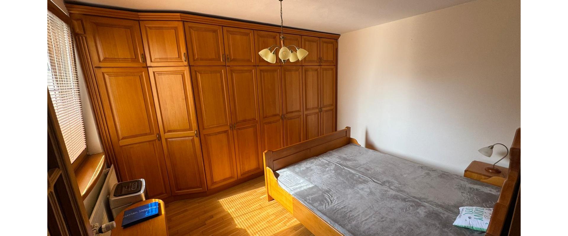 Predaj: Zrekonštruovaný 3-izbový Byt s Balkónom v Pokojnej Časti Humenného!