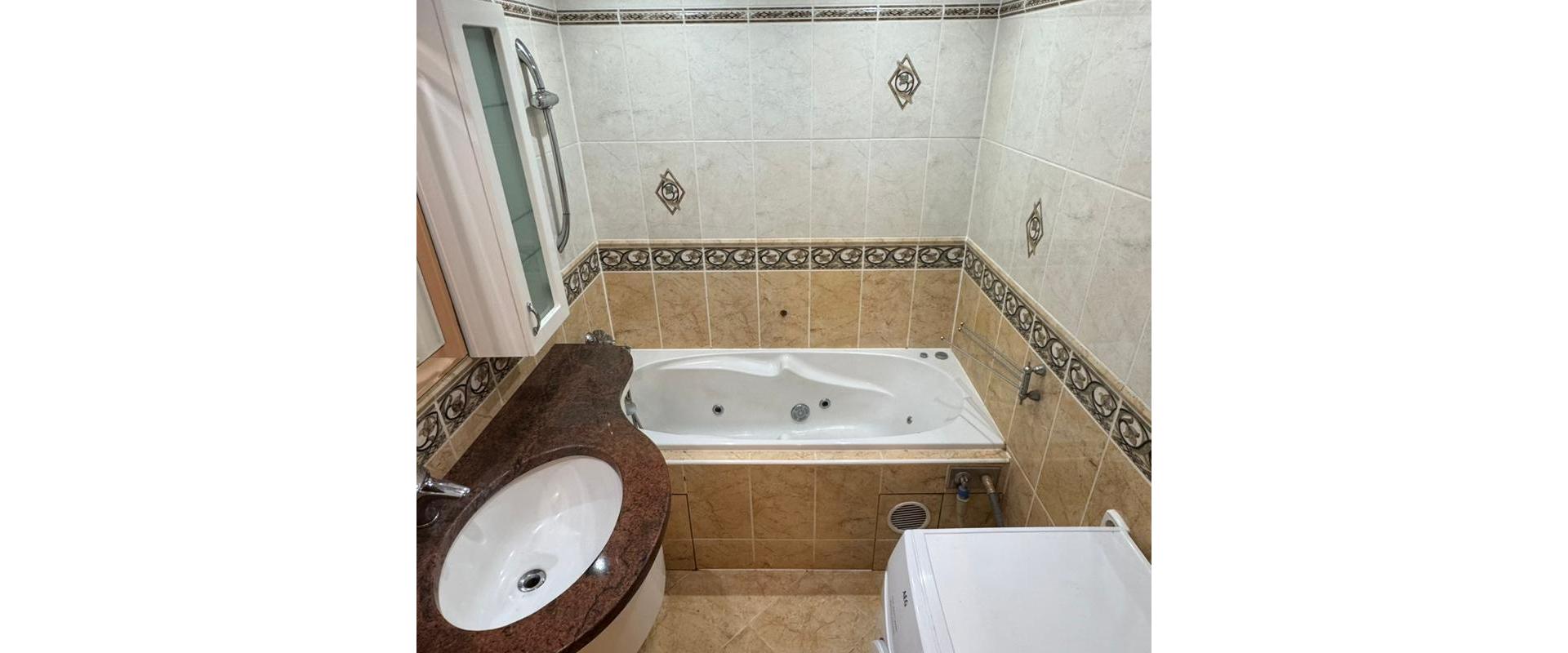 Predaj: Zrekonštruovaný 3-izbový Byt s Balkónom v Pokojnej Časti Humenného!