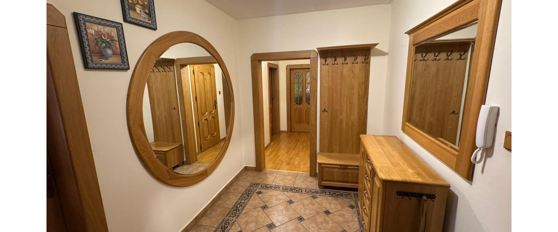 Predaj: Zrekonštruovaný 3-izbový Byt s Balkónom v Pokojnej Časti Humenného!