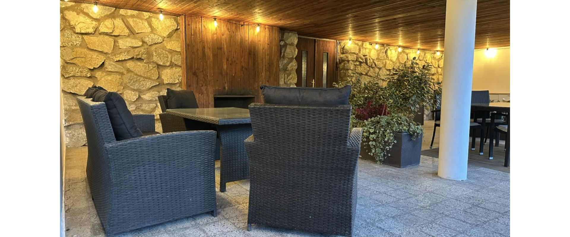 Garsónka v mestskej vile s komunitnou záhradou a s bazénom