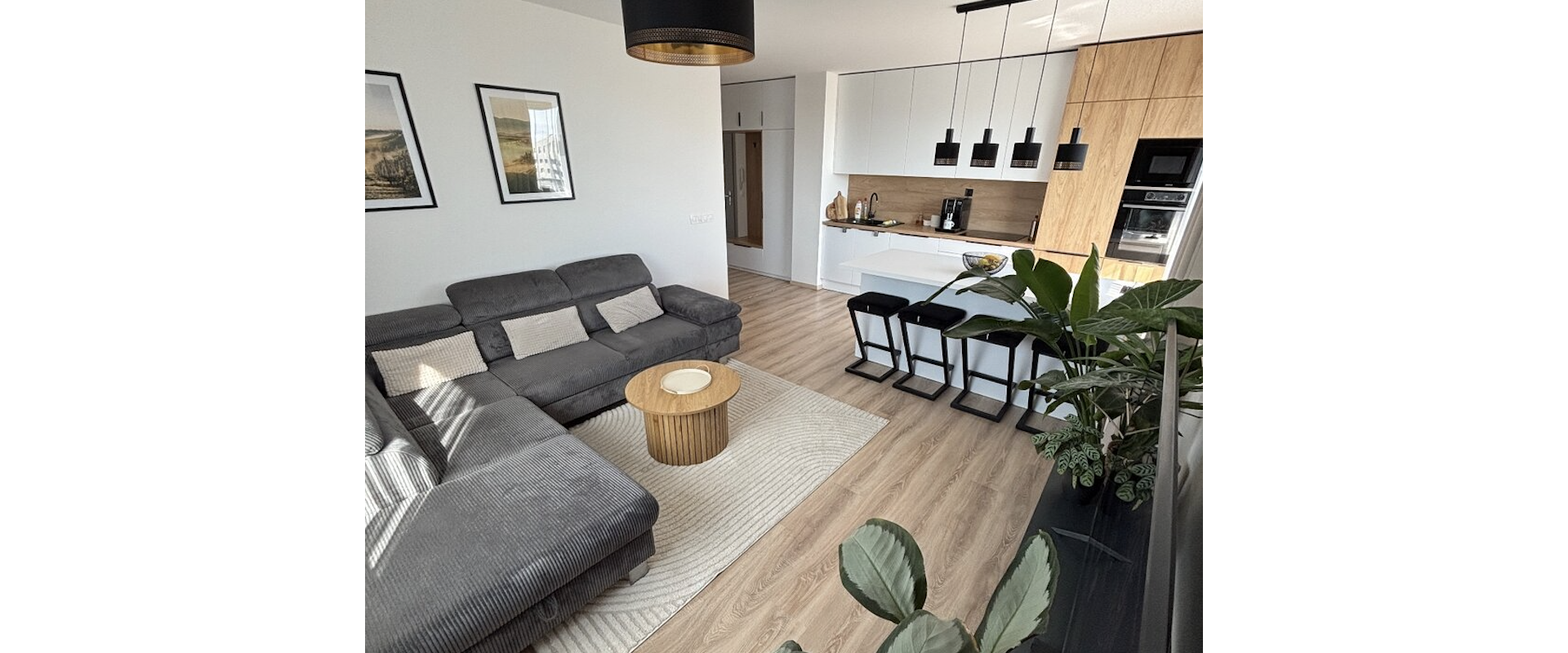 Praktický 3izbový moderný byt s balkónom a s parkovacím miestom - Ružinov, Ivánska cesta