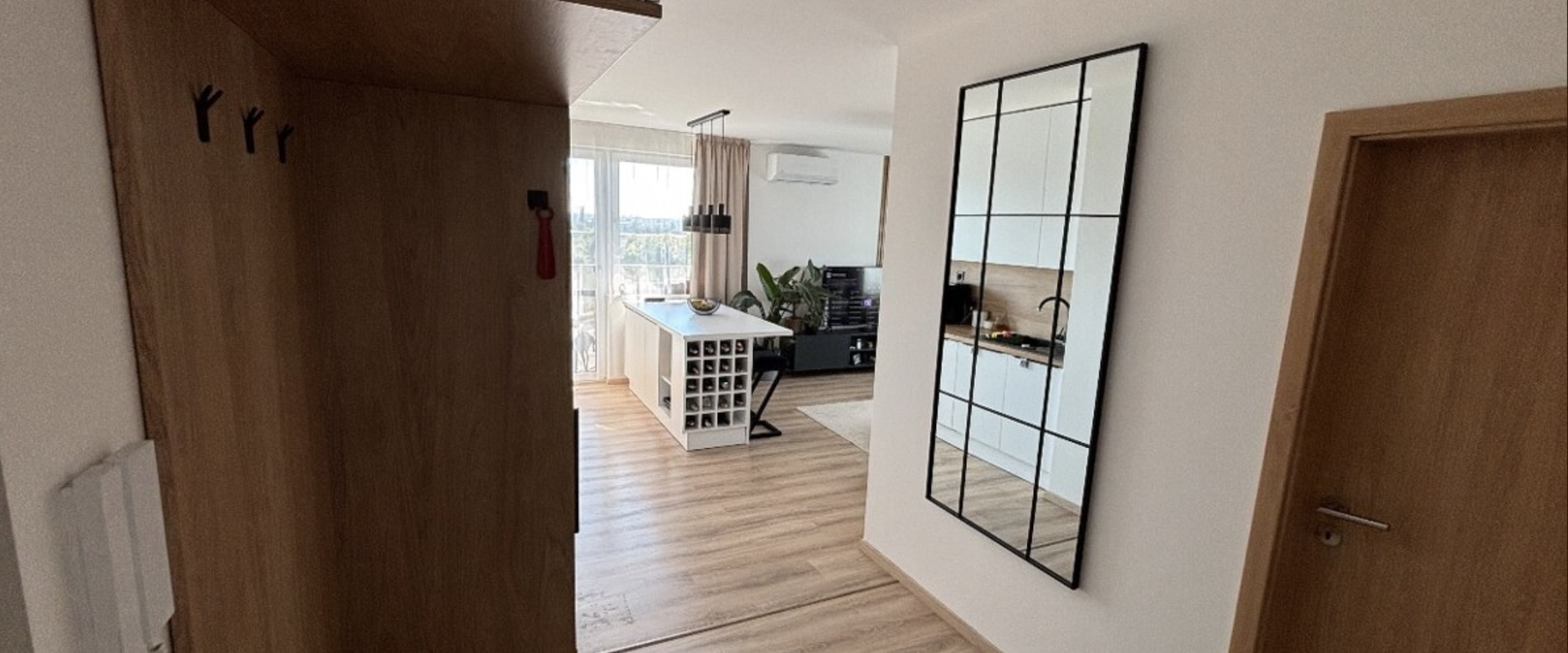 Praktický 3izbový moderný byt s balkónom a s parkovacím miestom - Ružinov, Ivánska cesta