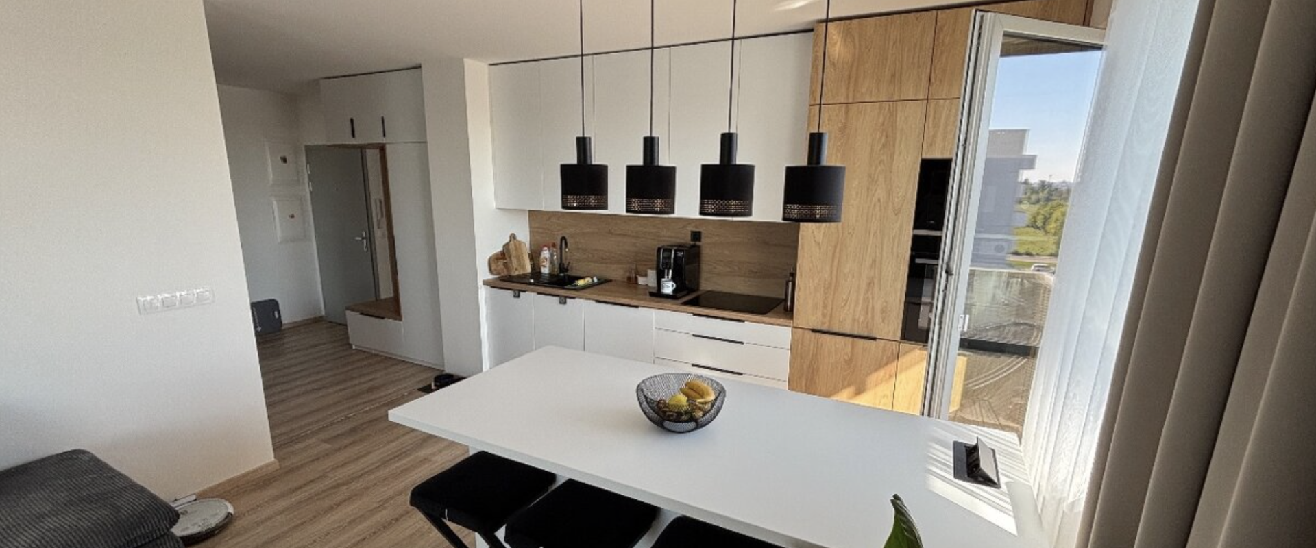 Praktický 3izbový moderný byt s balkónom a s parkovacím miestom - Ružinov, Ivánska cesta