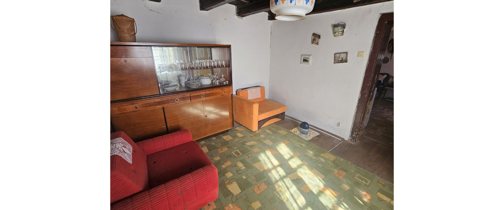 Krásná chalupka s obrovským pozemkom na predaj.