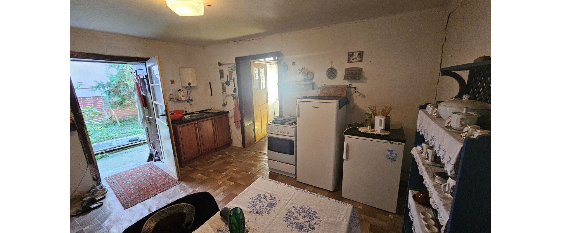 Krásná chalupka s obrovským pozemkom na predaj.