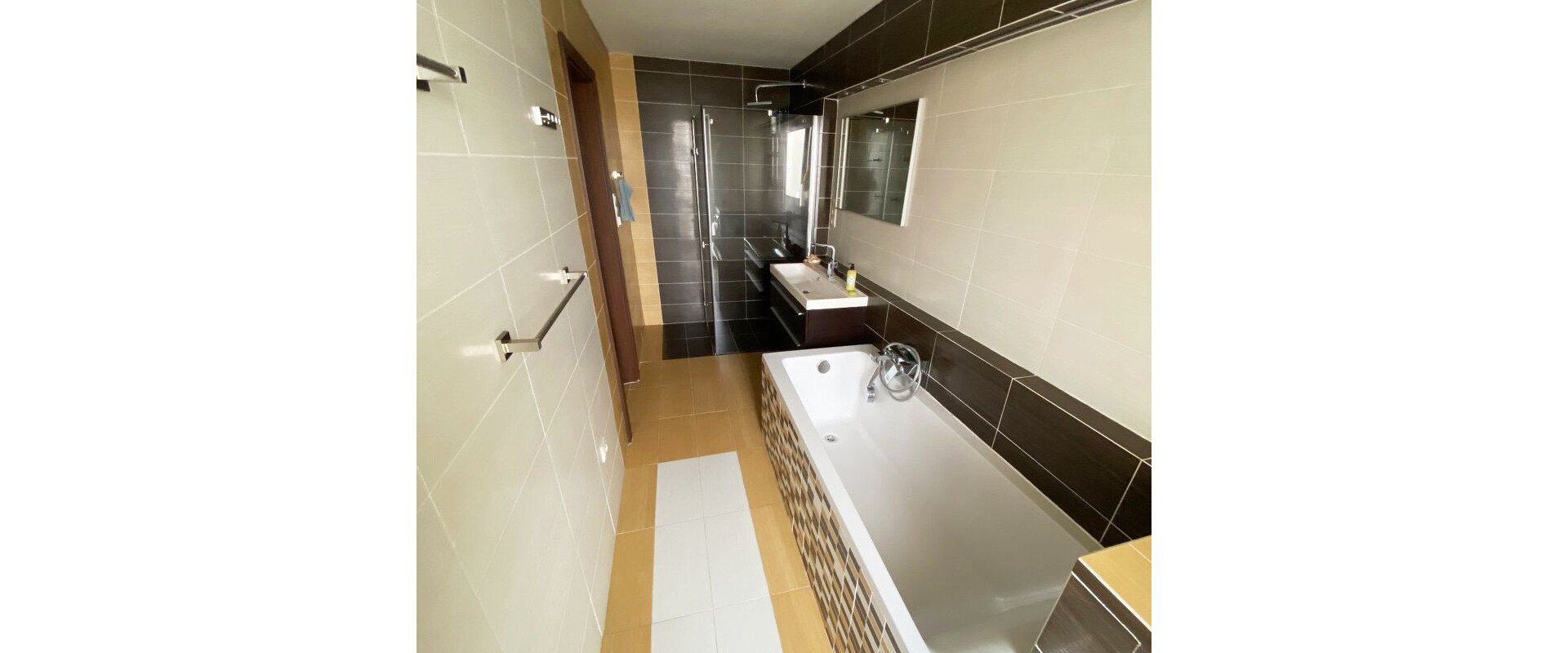 Prenájom: Komfortný 3-izbový Byt s Luxusnou Kúpeľňou na Okružnej!