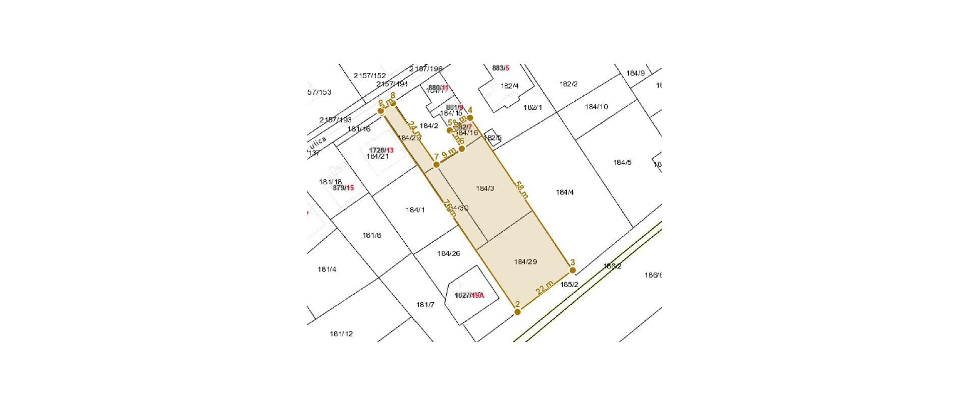 Stavebný pozemok 1270 m2 v centre obce MOJMÍROVCE