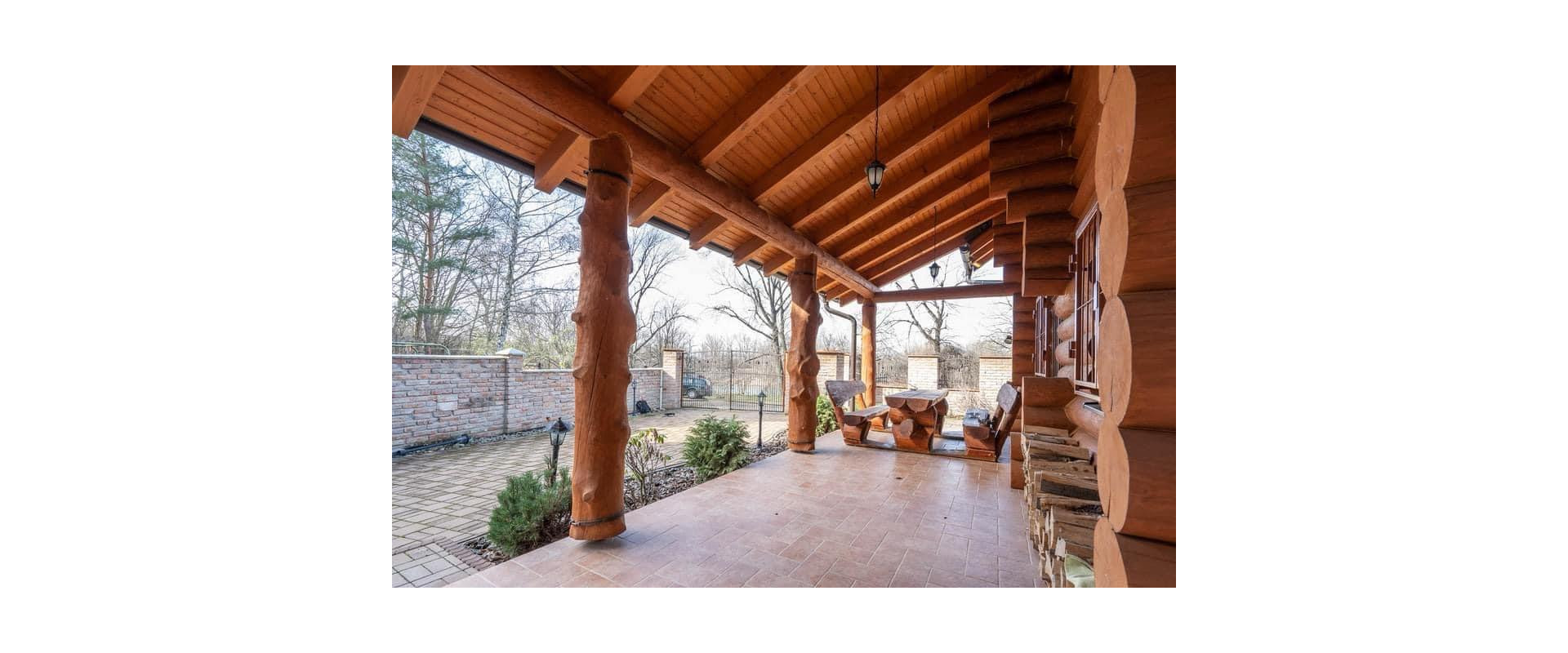 Luxusná zrubová chata s druhou murovanou stavbou – Posádka, Dvorníky (626 m²)