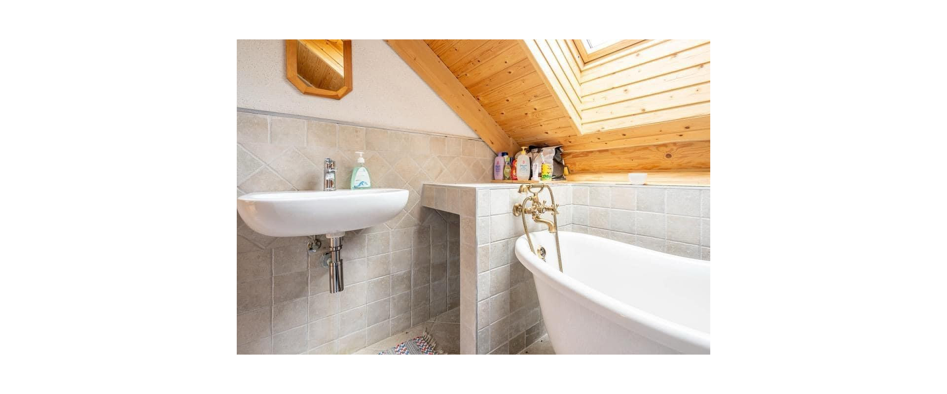 Luxusná zrubová chata s druhou murovanou stavbou – Posádka, Dvorníky (626 m²)