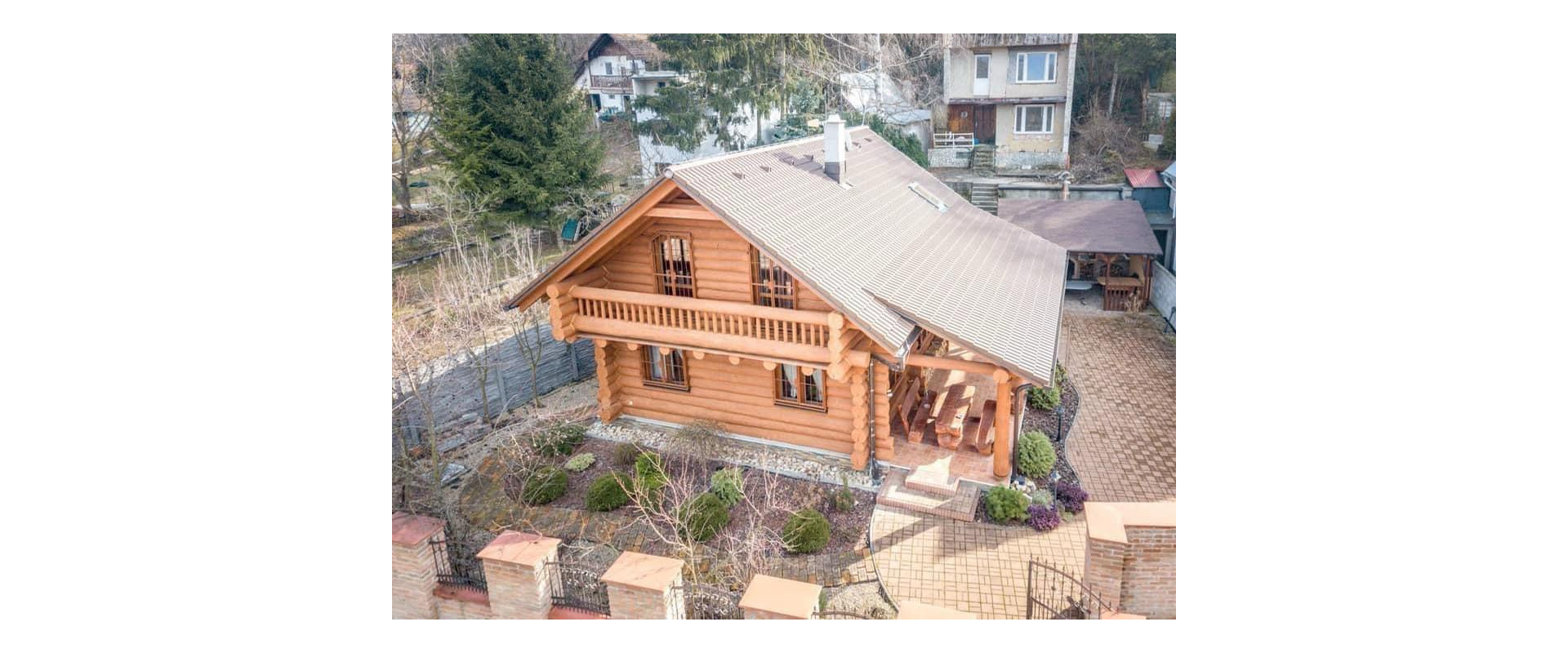 Luxusná zrubová chata s druhou murovanou stavbou – Posádka, Dvorníky (626 m²)