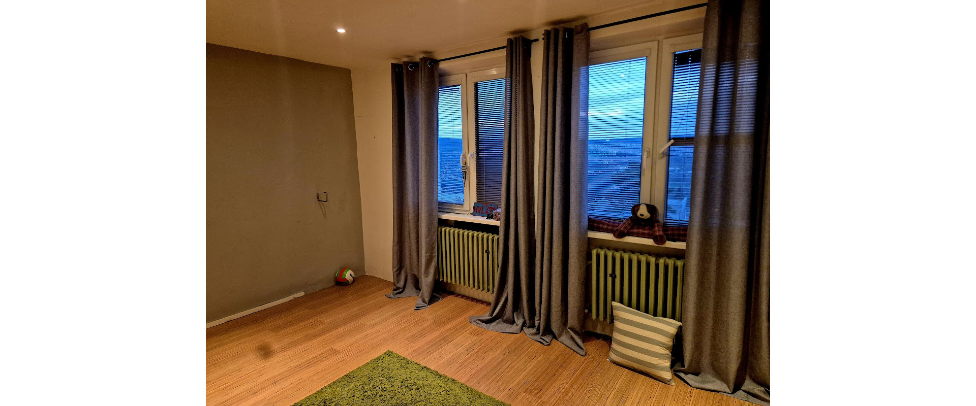 Predám exkluzívny 4 izb.byt,100 m2,loggie 2,záhrada,Podhradová