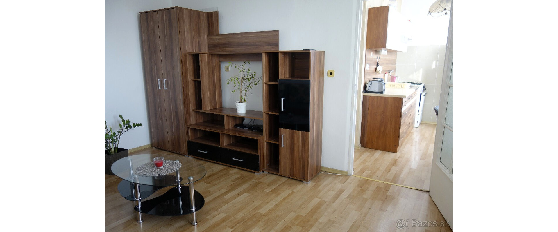 Na dlhodobý prenájom 1-izbový byt o rozlohe - 38 m²v centre mesta, na ulici Duklianskych hrdinov vo Vranove nad Topľou.