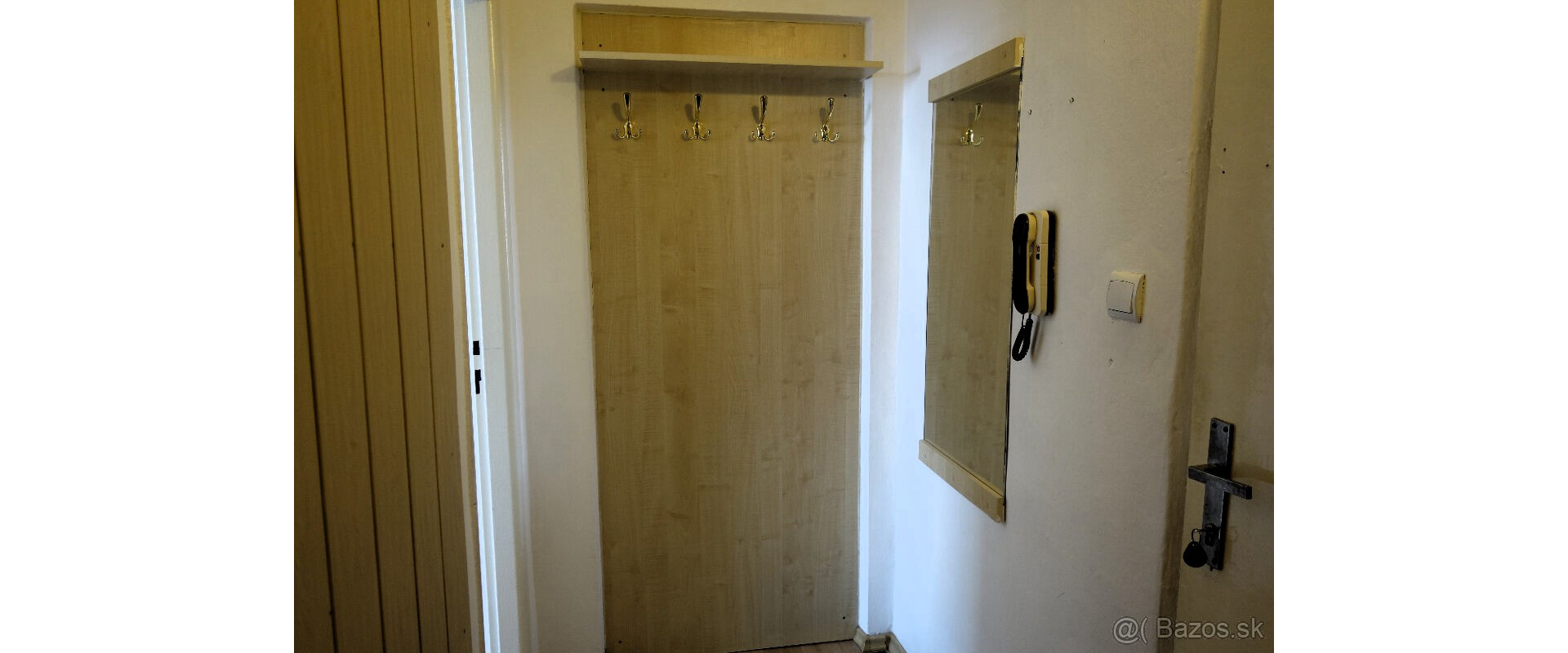 Na dlhodobý prenájom 1-izbový byt o rozlohe - 38 m²v centre mesta, na ulici Duklianskych hrdinov vo Vranove nad Topľou.