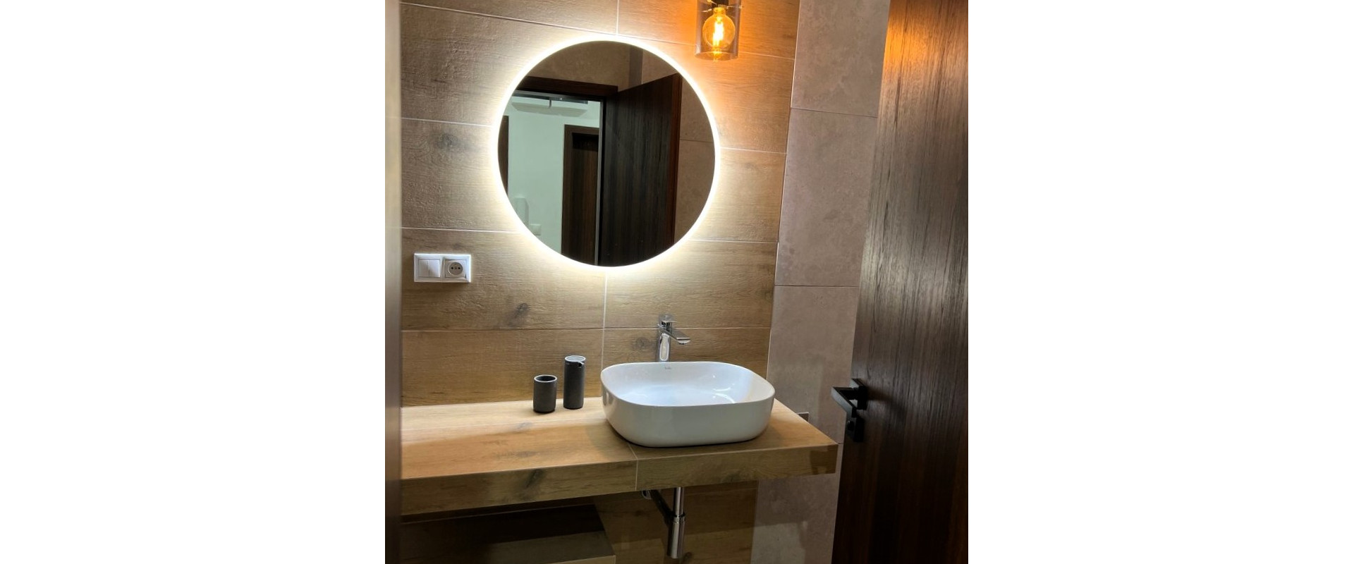 Na prenájom kompletne zrekonštruovaný 2-izbový byt -  64 m²  ul. Matice Slovenskej v Stropkove.