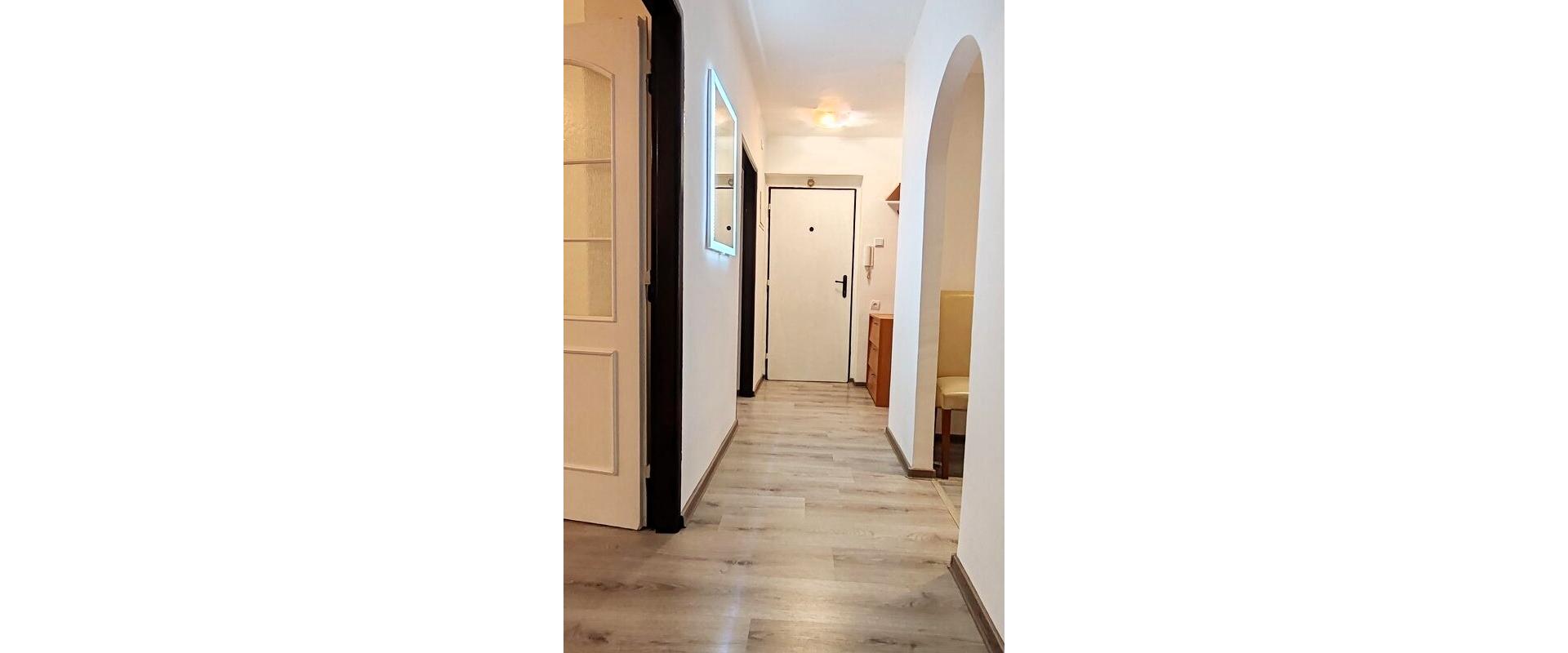 Na prenájom útulný, plne zariadený 3-izbový  - 68 m² byt s pivnicou vo Vranove nad Topľou – TOP lokalita v centre mesta.