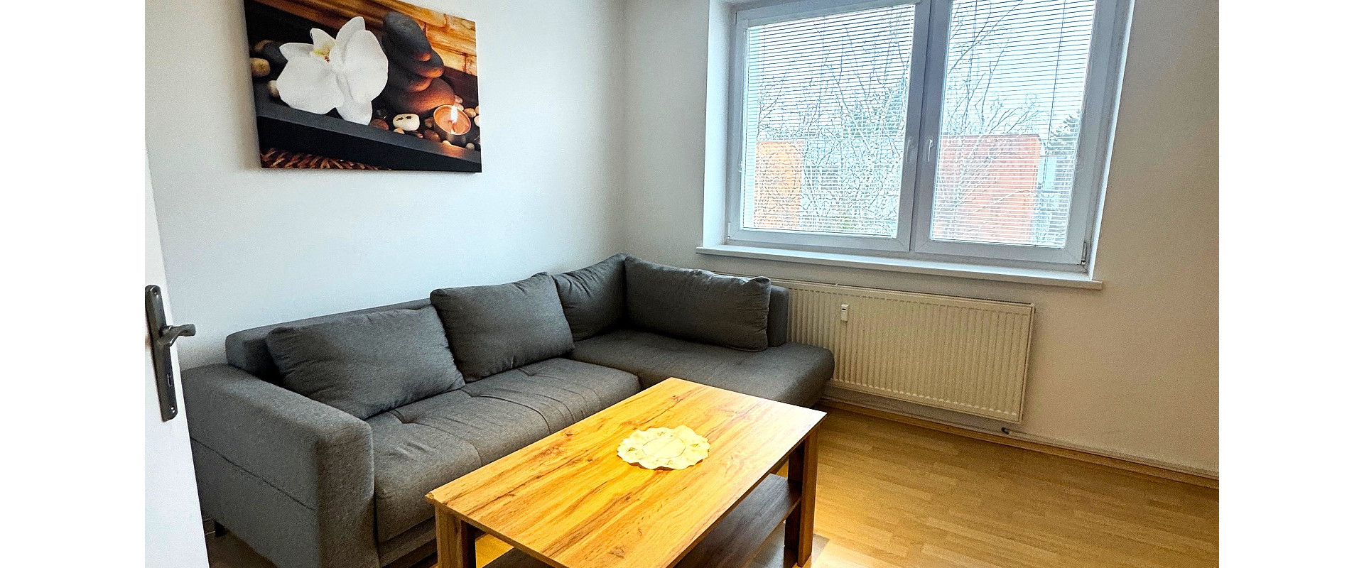 Prenájom 2-izbový byt s balkónom, komplet zariadený.