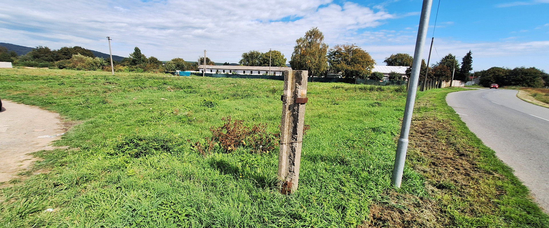 Na predaj priestranný pozemok – 3 000 m² / 2000 m²  v obci Čaklov