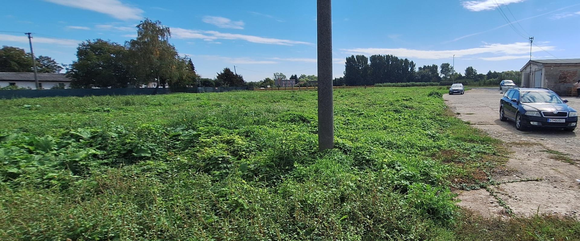 Na predaj priestranný pozemok – 3 000 m² / 2000 m²  v obci Čaklov