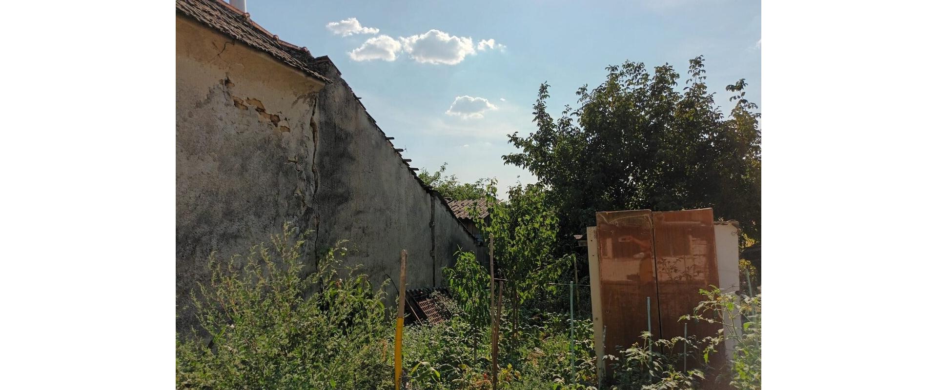 Pozemok so starším domom 255 m² – Bojničky pri Hlohovci