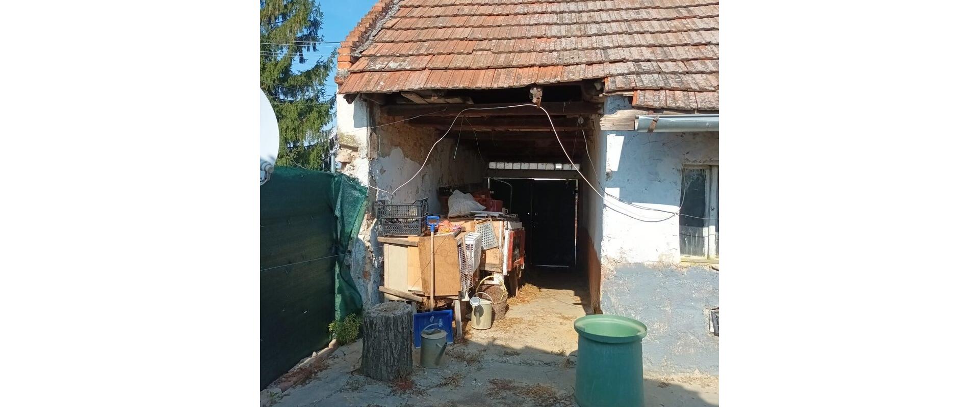 Pozemok so starším domom 255 m² – Bojničky pri Hlohovci