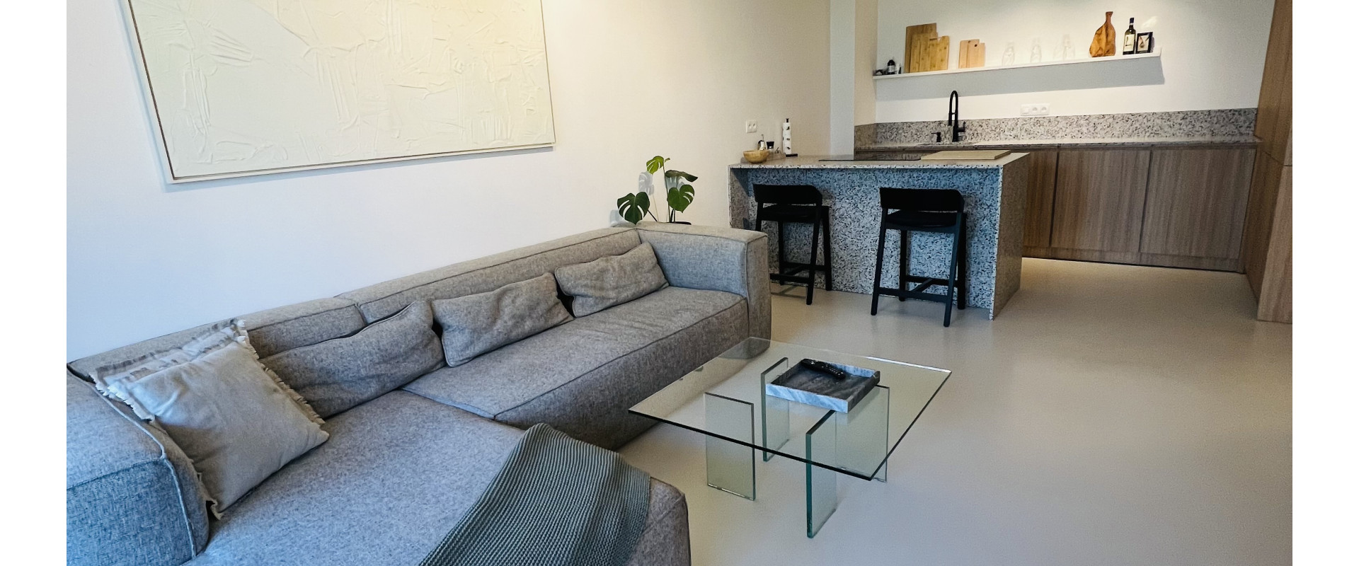 PREDAJ: Prémiový 2-izbový byt + garážové státie + kobka - v blízkosti Mlynských Nív